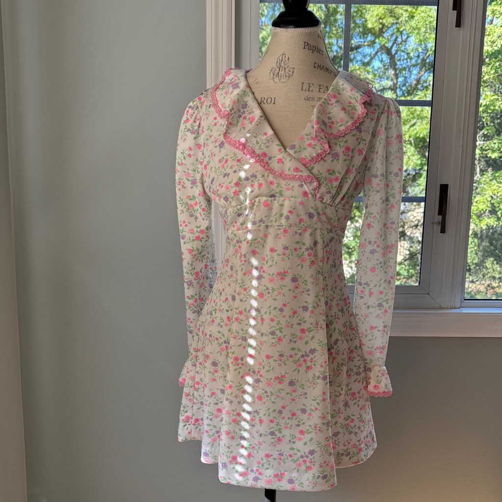 Vintage 1979’s Pink Floral Long Sleeved Lace Trim Mini Dress Evc Size Small